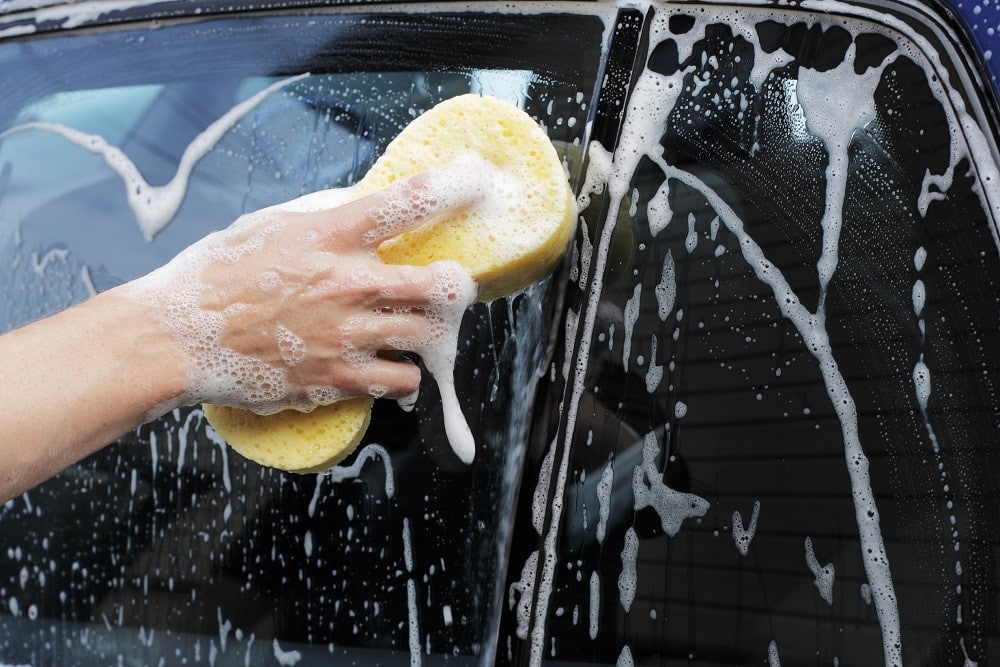 how to clean windows on vehicle