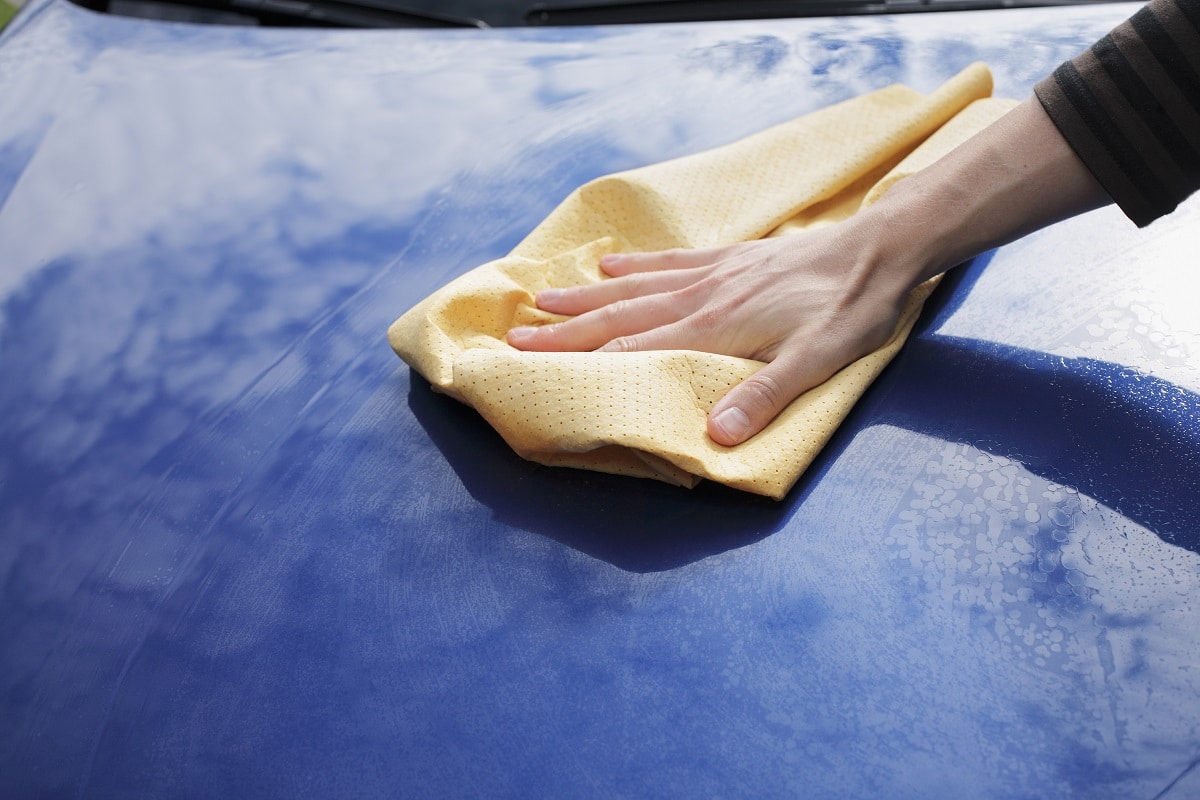 How To Clean Car Windows Like A Pro - Splash and Go Express Car Wash